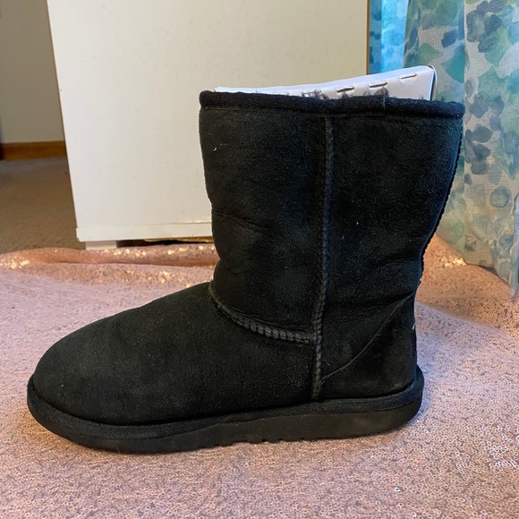 Black UGGs - Picture 6 of 10